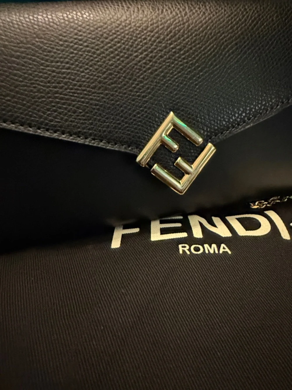 Fendi-FF Diamonds Continental Wallet on Chain,made of textured calfskin leather - Picture 5 of 15